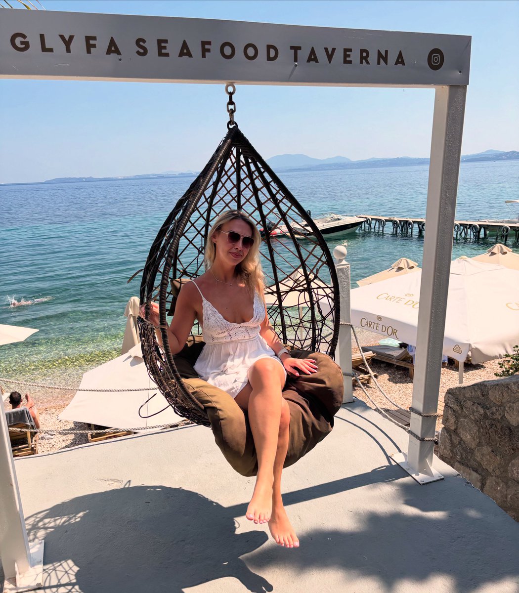 Same place, different year 🌊 🇬🇷 🐚