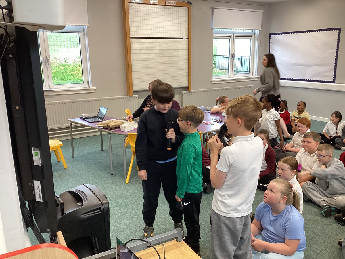 stserfs_5's tweet photo. We had lots of fun at our gold award day! Our first stop was karaoke. 🎶🎤 #weareachievers @StSerfsAirdrie @MrsSerfs https://t.co/mNQ0wXLtIs
