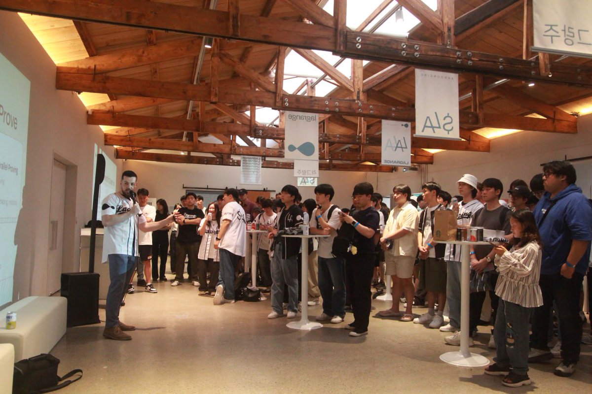 🛬 Lagrange team touch down

Lagrange founder <a href="/Ismael_H_R/">Ismael Hishon-Rezaizadeh ⭕</a> flew to Korea (again!) to meet the community, share what’s ahead, 그리고 코리아 퍼스트 알파도 공개!

Other team members joined on the ground to connect directly with everyone attending.