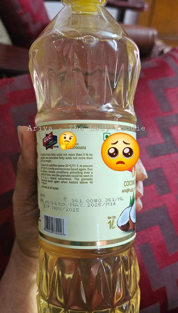 ഒരു ലിറ്റർ വെളിച്ചെണ്ണയുടെ വിലയാണ് 361 രൂഫാ...അന്യ രാജ്യങ്ങളിൽ നിന്ന് ഇറക്കുമതി ചെയ്യുന്ന പെട്രോളിനും ഡീസലിനും 100 ഉം 110 ഉം ഒക്കെയാണ്.... എന്നിട്ടാണ് മനുഷ്യന്റെ അത്യാവശ്യത്തിനുള്ള പാചക എണ്ണയ്ക്ക് ഈ തീ പിടിച്ച വില. അതും കേര വൃക്ഷങ്ങളുടെ നാടെന്ന് നാണമില്ലാതെ പാടി നടക്കുന്ന