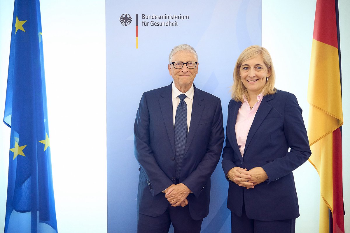 Bundesgesundheitsministerium (@bmg_bund) on Twitter photo Bundesgesundheitsministerin <a href="/ninawarken/">Nina Warken</a> traf sich heute mit Bill Gates. Sie sprachen über Deutschlands Investitionen in Global Health & die WHO sowie den WHO Hub Berlin. Um auch künftig den Erfolg der Institutionen zu gewährleisten, seien weitere Investitionen wichtig, so Warken. Bundesgesundheitsministerin <a href="/ninawarken/">Nina Warken</a> traf sich heute mit Bill Gates. Sie sprachen über Deutschlands Investitionen in Global Health & die WHO sowie den WHO Hub Berlin. Um auch künftig den Erfolg der Institutionen zu gewährleisten, seien weitere Investitionen wichtig, so Warken.