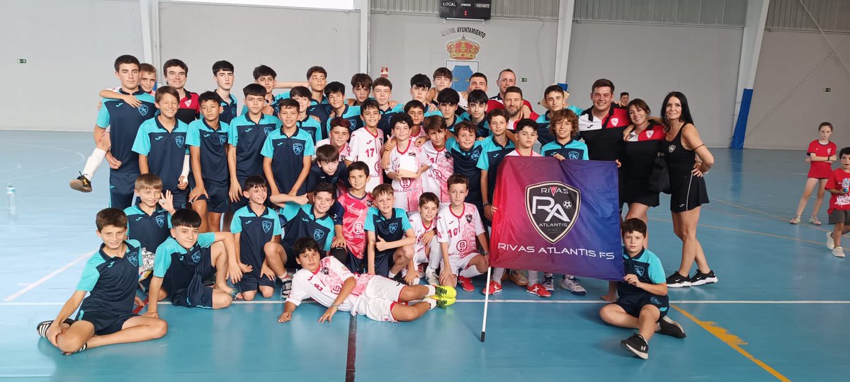 Rivas Atlantis FS (@rivasatlantis) on Twitter photo 🏆SALAMANCA 2025’🏆
Muchísimas gracias por la invitacion a nuestros amigos de <a href="/cdsalamancafs/">F.S.SALAMANCA</a>.
Nos lo hemos pasado en grande.
Gracias también a todas las familias y a la afición que ha estado apoyándonos durante todo el torneo.
Y ahora, todos juntos….1,2,3..ATLANTIS!!!❤️💙 🏆SALAMANCA 2025’🏆
Muchísimas gracias por la invitacion a nuestros amigos de <a href="/cdsalamancafs/">F.S.SALAMANCA</a>.
Nos lo hemos pasado en grande.
Gracias también a todas las familias y a la afición que ha estado apoyándonos durante todo el torneo.
Y ahora, todos juntos….1,2,3..ATLANTIS!!!❤️💙