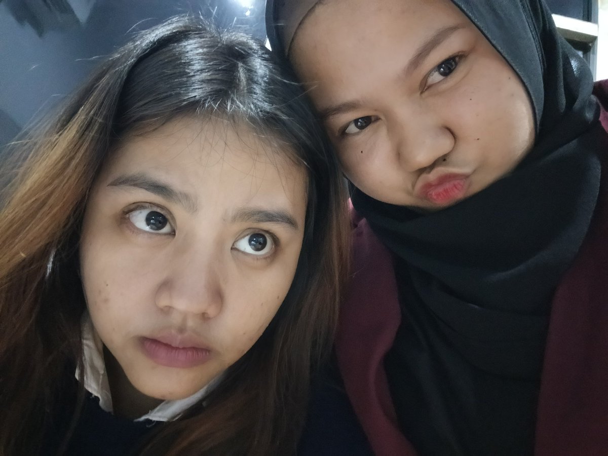 Rriiss3's tweet photo. berurutan langsung di panggil 1 1, langsung di jabah HEHE https://t.co/eyD2EbnvoQ