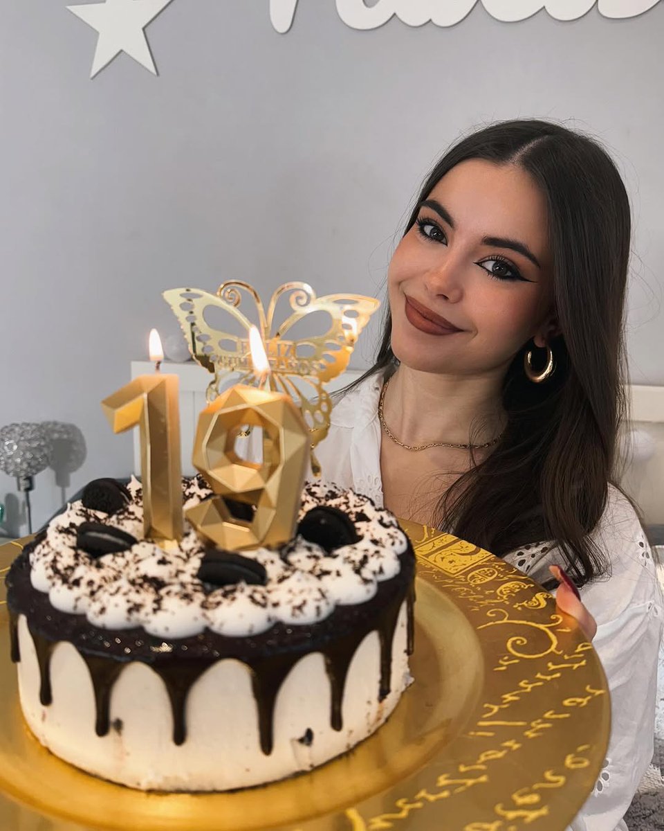 xChloeSerranox_'s tweet photo. 19 primaveras van ya❤️ https://t.co/sccLSG7cjl