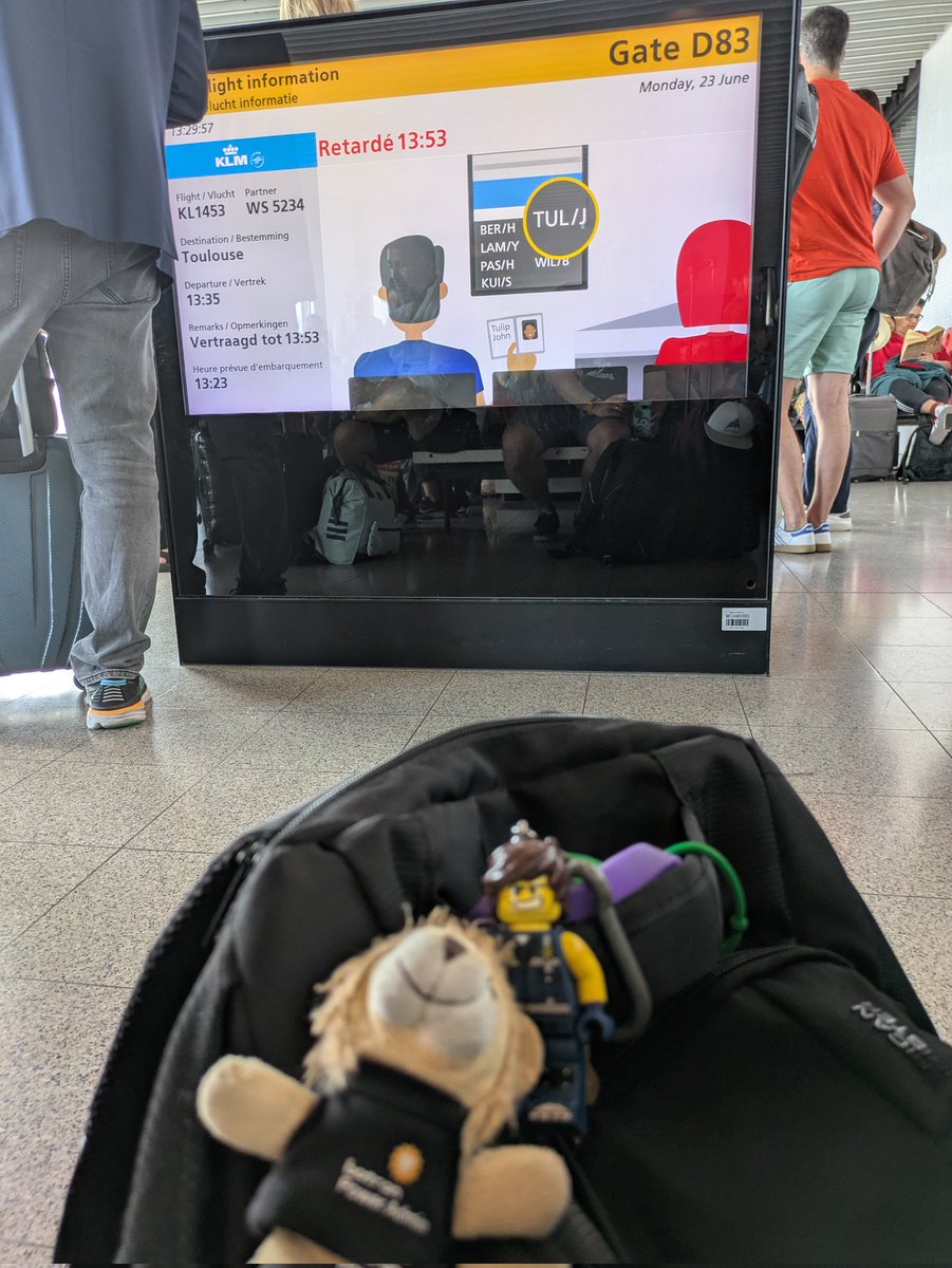 TheFunManAndy's tweet image. &quot;Barry! Oh no, our flight is retarded! 🦁 🫨&quot;
&quot;Damian... no!!! 🤦‍♂️☠️&quot;

@funincompanies @Botronsoft