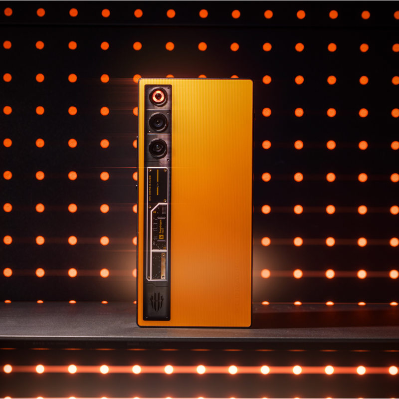 redmagicgaming's tweet photo. Pre-orders are live for the #REDMAGIC10Air Flare!
Grab the flashiest colorway yet before it’s gone. ⚡