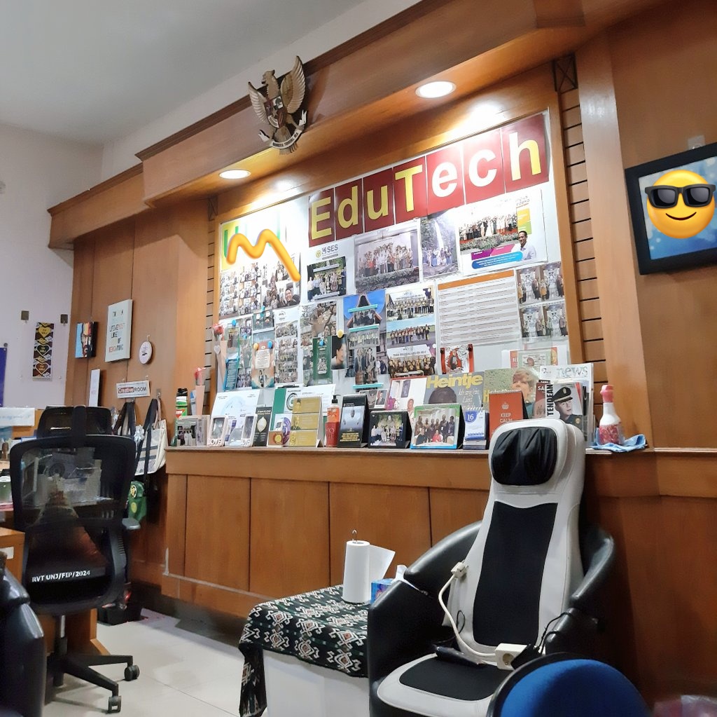 sunfleurbelle's tweet image. semoga kita bisa kerja di bidang yang kita cintai.