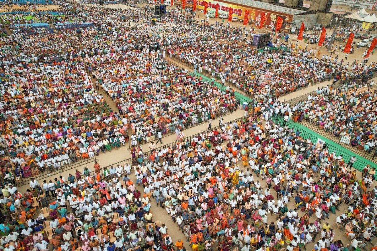 நேற்றைய தினம் மதுரையில் நடைபெற்ற முருக பக்தர்கள் மாநாட்டில் 5 லட்சம் மக்களுக்கும் மேலாக கலந்து கொண்டு முருகப்பெருமானுக்கு ஒன்றாக சேர்ந்து கந்த சஷ்டி கவசம் பாடிய போது நான் மெய் சிலிர்த்து போனேன். தமிழக மக்களையும் முருகனையும் எந்த கயவர்களாலும் பிரிக்க முடியாது.