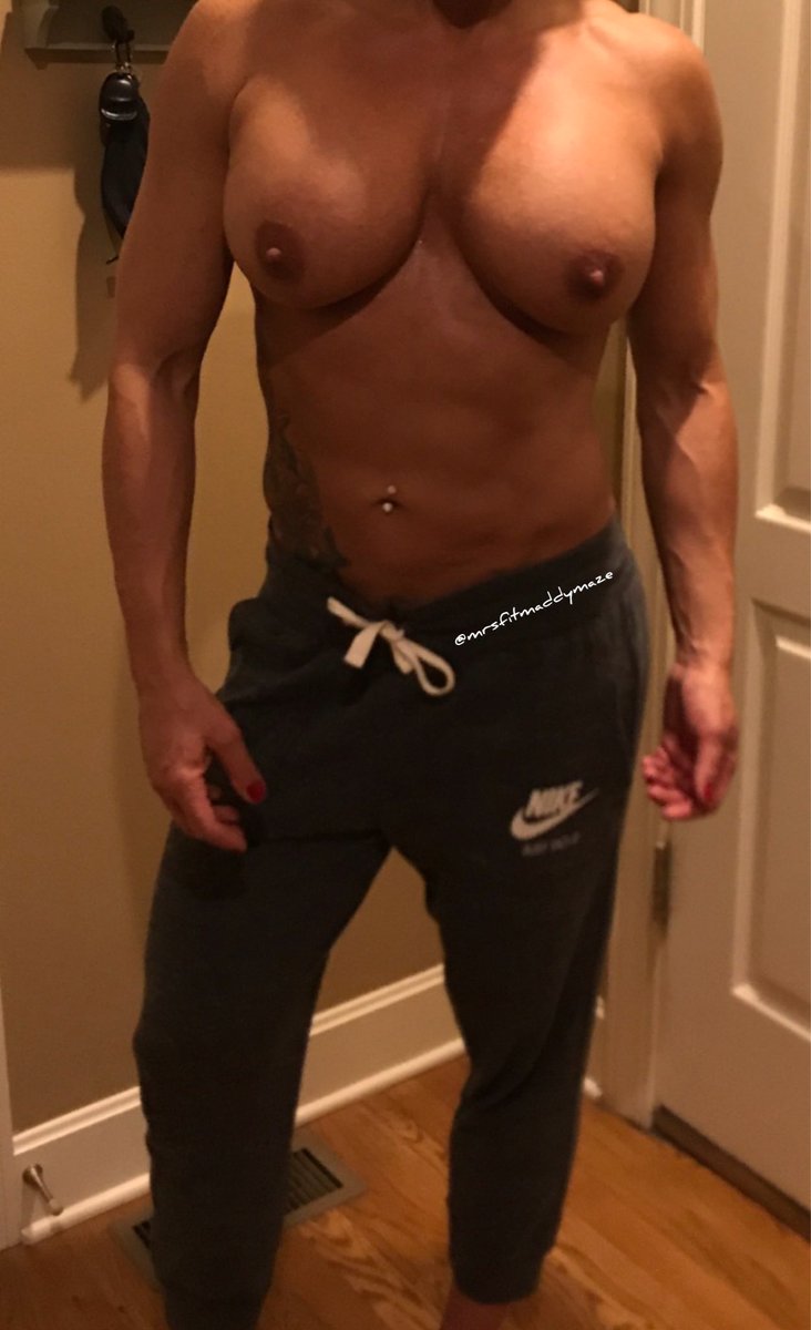 Who wants to cum work me out? I need someone to help me stretch. Any takers?🔥