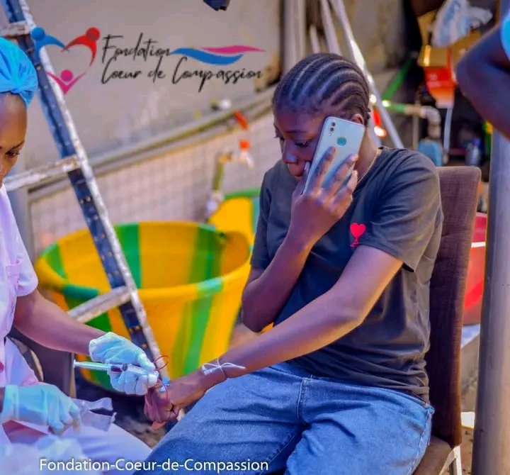 Deborah_Biak's tweet photo. 🩸 19 juin – Journée mondiale de la drépanocytose
Via sa plateforme DREPAROLE, la Fondation Cœur de Compassion a permis à 120 drépanocytaires de bénéficier d’examens gratuits à l’hôpital CSK de Lemba.
Un geste concret pour améliorer leur bien-être et renforcerNotre engagement https://t.co/EjKWVGRIqu
