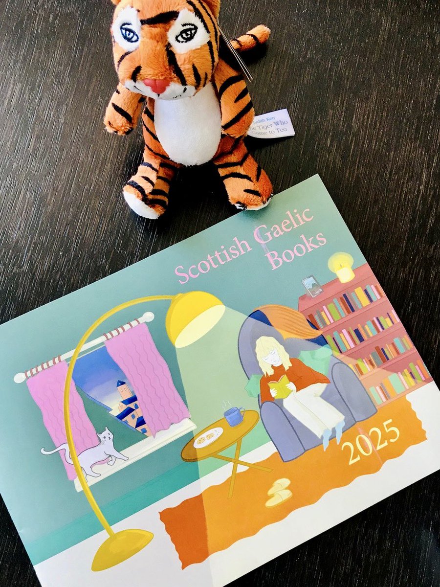 rddikstrabooks's tweet image. 🐯 Big news! We're launching An Tìgear a Thàinig gu Dinneir, Judith Kerr’s much-loved story, now in #Gaelic thanks to @Gillebride on 30 June.
📻 @BBCRnG will be reviewing it soon, to air on Naoi gu Deich. Keep an ear out!
#JudithKerr #BelleMedia #GaelicBooks @BookSource1