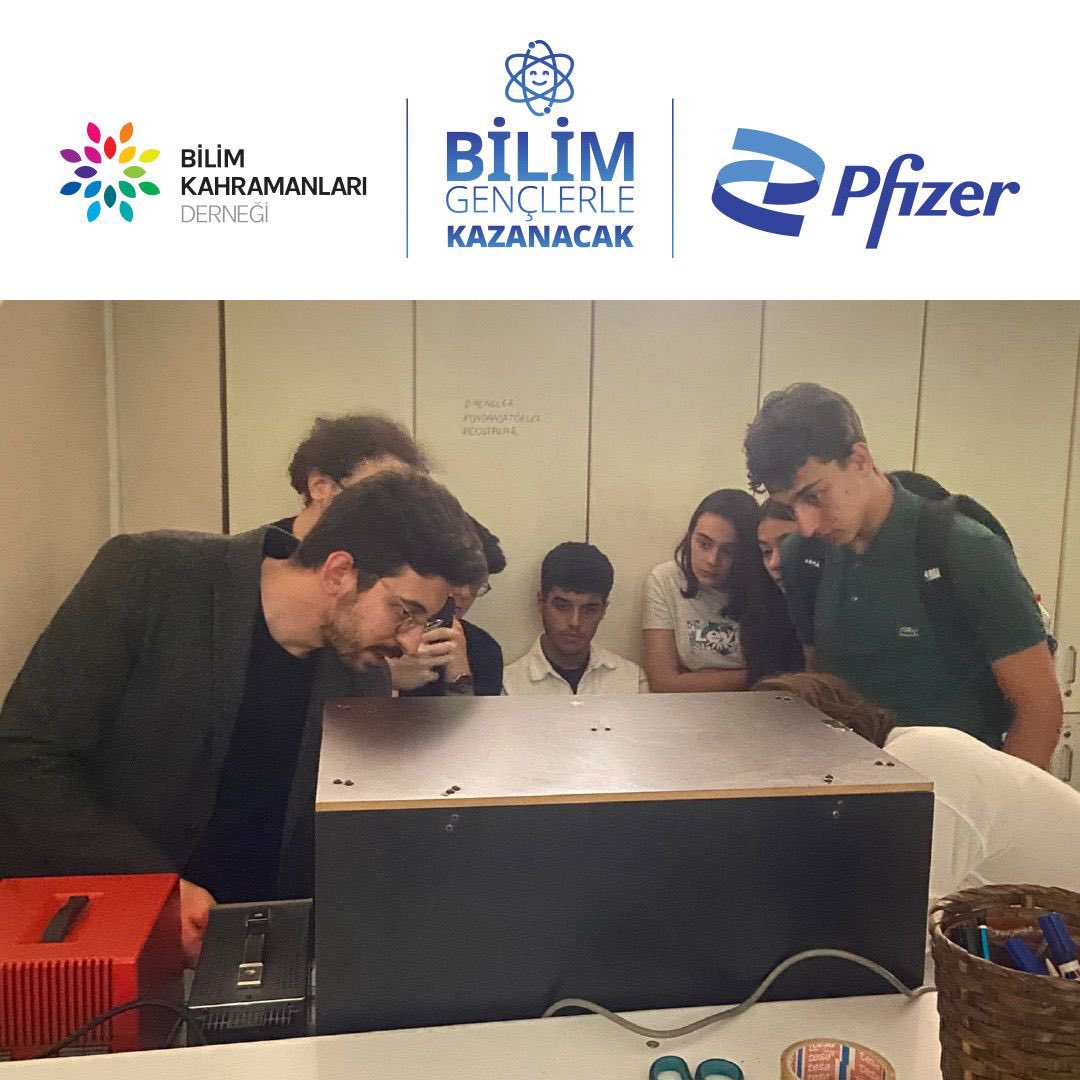 Pfizer Türkiye iş birliğiyle yürüttüğümüz #BilimGençlerleKazanacak projemiz kapsamında, 13 Haziran’da İTÜ Fizik Mühendisliği Bölümü'nde “Parçacık mı, Dalga mı?” başlıklı fiziksel bilim atölyesini gerçekleştirdik. Dr. Ömer Güleryüz’e ve katılan tüm gençlere teşekkür ederiz!