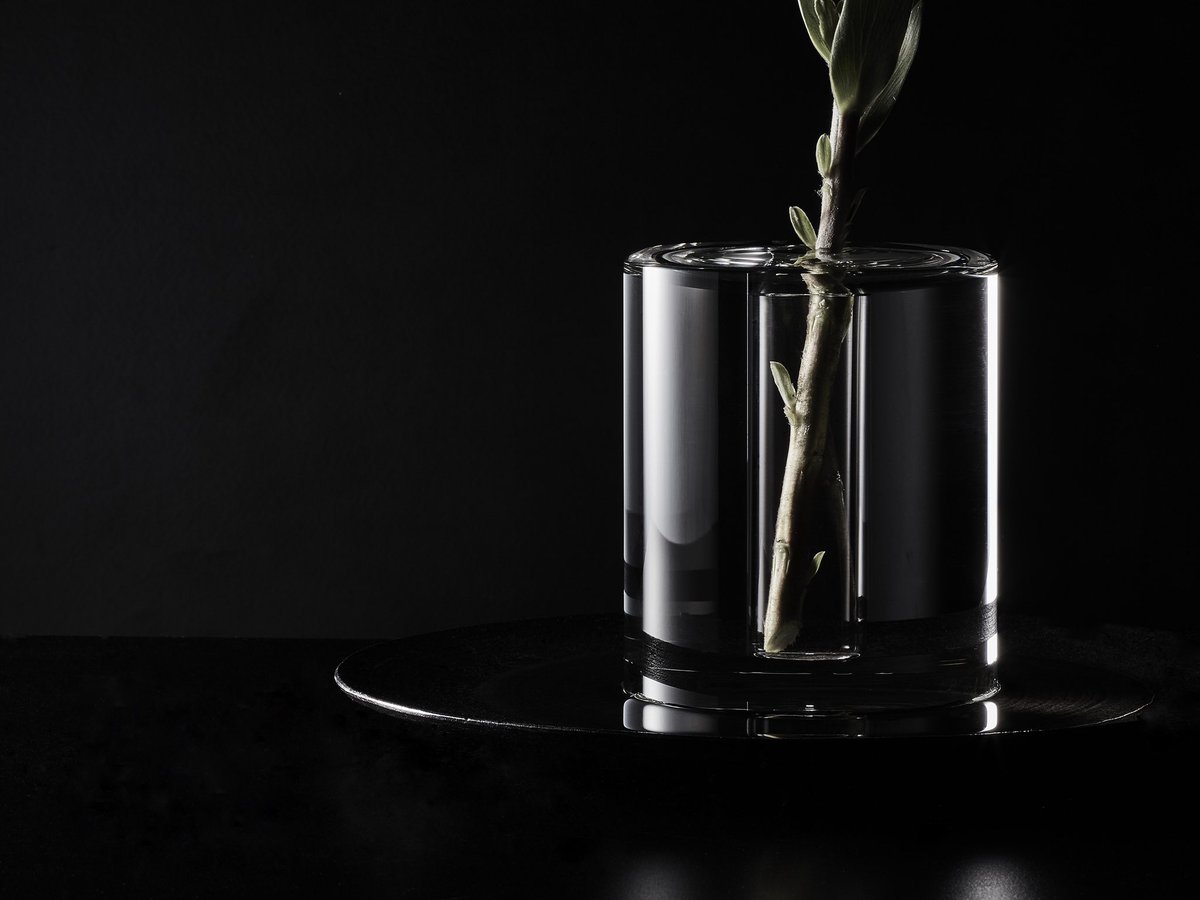 今日LOVE FMで話した水の表面張力を利用した花器はこちら。
動画貼っておきます。

vimeo.com/1069239808?sha…