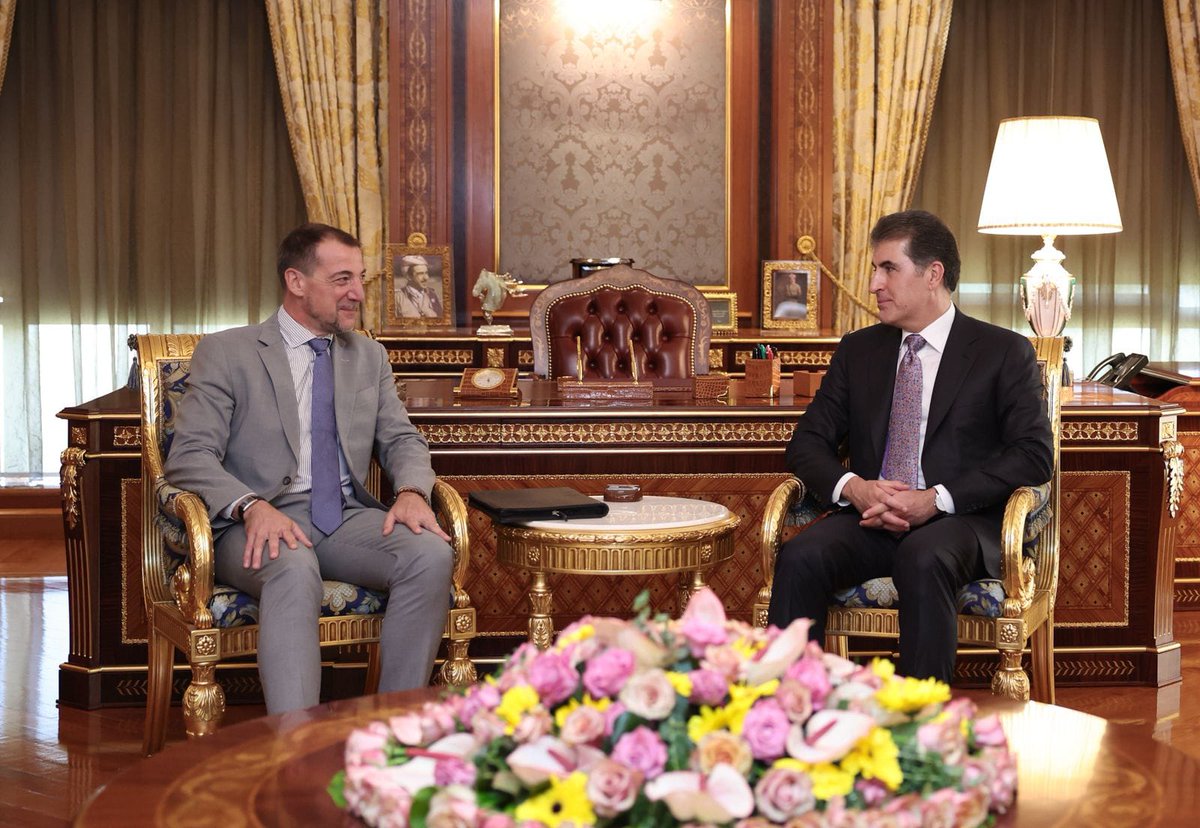 Warin_barzani's tweet photo. سهرۆكى ههرێمى كوردستان، پێشوازیی له بهڕێز يان برێم، كونسوڵى گشتيى فهرهنسا له ههرێمى كوردستان کرد.
President of the Kurdistan Region,They received Mr.Yann Brem,Consul General of France in the Kurdistan Region. #NechirvanBarzani #YannBream #farnce #Kurdistan #foryoupage https://t.co/HwY2iKrXFJ