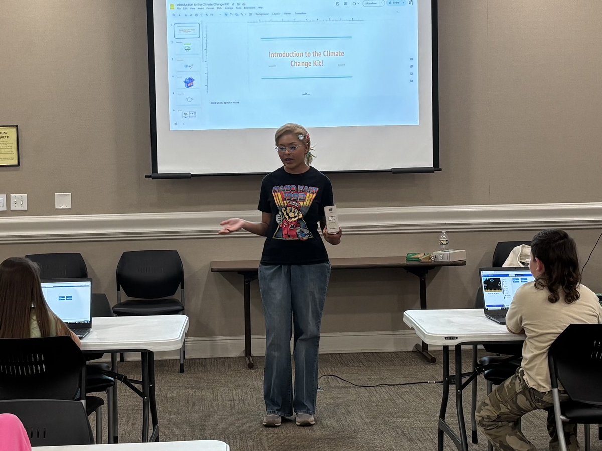 CoachRudyG's tweet photo. Proud dad moment 🙌🏾 Watching my baby girl step into leadership—teaching STEM classes this summer! 📚👩🏾🔬 She’s inspiring the next generation and walking in her purpose. Keep shining, Queen. 💫 #ProudDad #STEMQueen #NextGenLeader https://t.co/v81NelCE4g