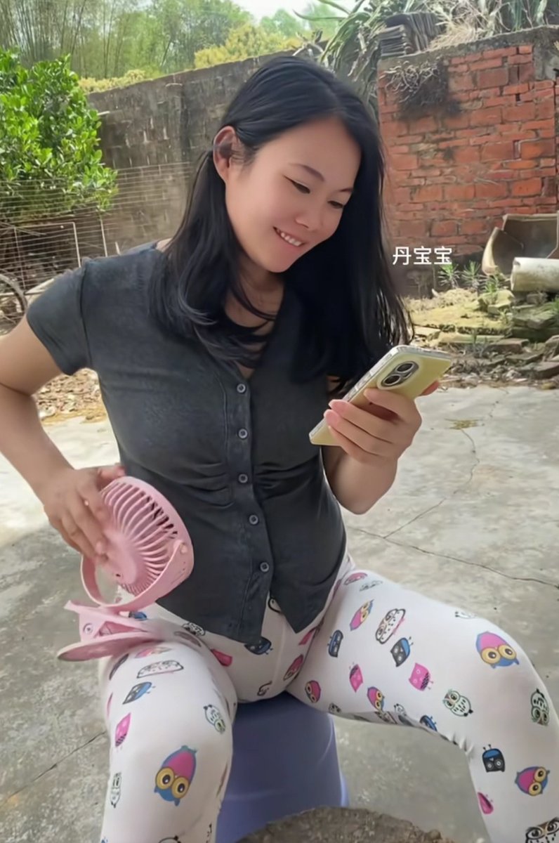 bamboo886's tweet photo. 阴部鼓鼓的 https://t.co/mSbS2cU7Fv