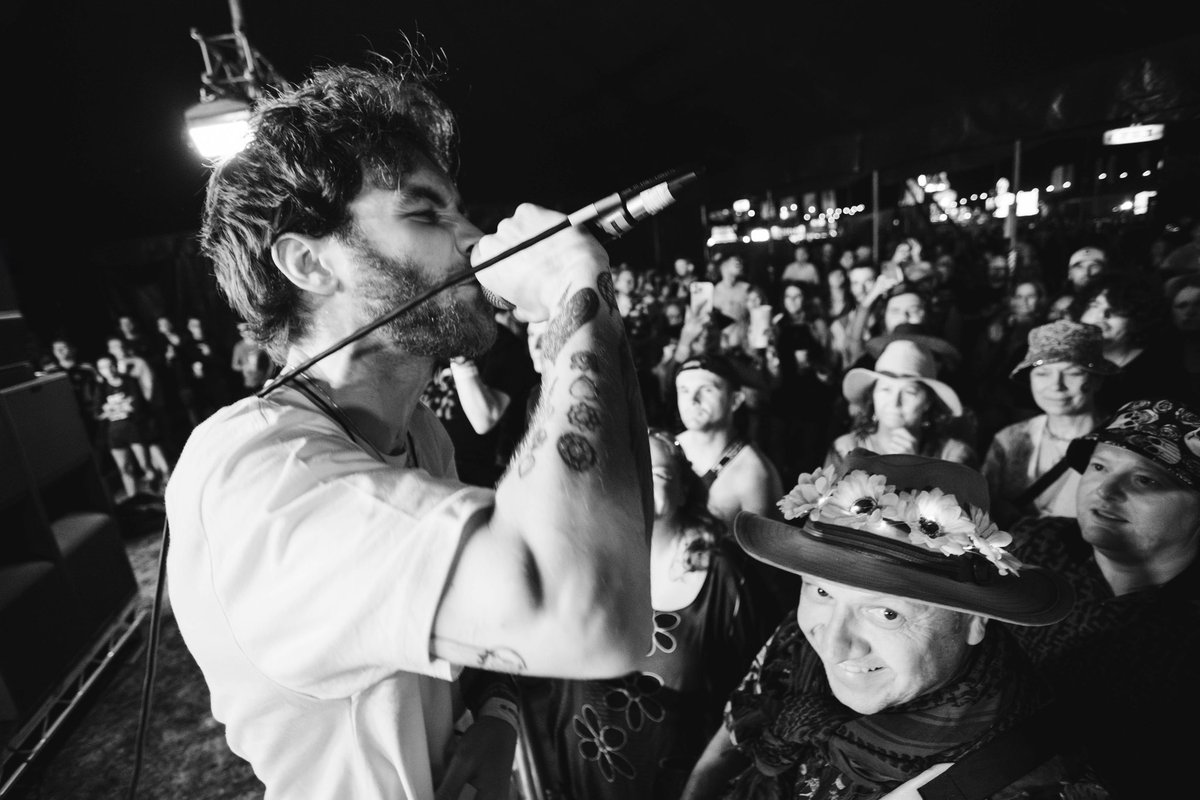 RIVIA_BAND's tweet image. @isleofwightfest We love you, thank you for making our dreams come true 💜 big love to @thisfeelinghq as always for putting together a incredible weekend 🙌
📸 @romytakesphotos ❤️
#IOW2025 #skyxiow