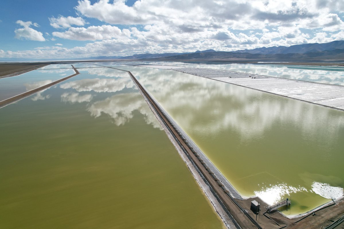 Lithium_ARG's tweet image. Did you know that last year, Lithium Argentina powered 97.8% of operations with renewable energy and cut our carbon footprint per tonne of lithium by 52%? Learn more by checking out our sustainability report: investors.lithium-argentina.com/static-files/a…