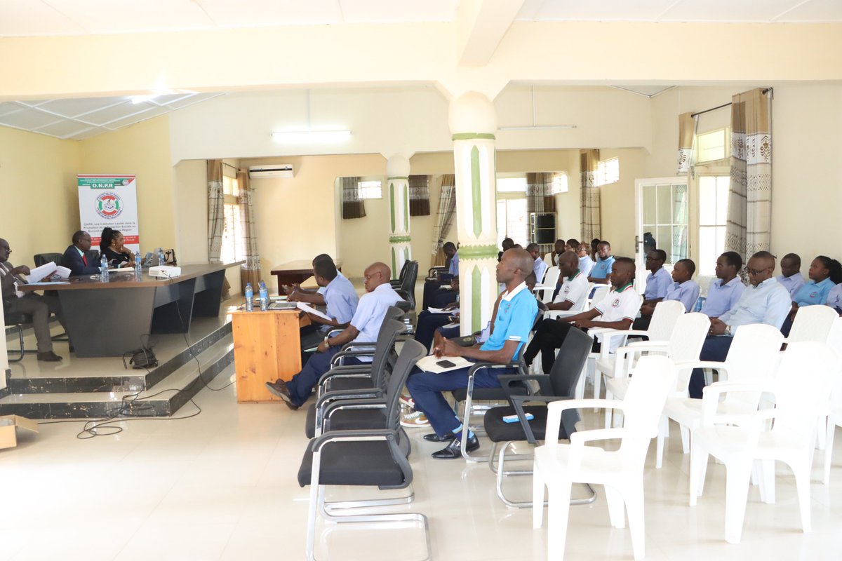 #Burundi #OnprInnovation Avec 3 pts à l'ordre du jour à savoir la validation du Plan Prévisionnel de Passation des Marchés pr 2025-2026, regroupement des retraités par commune et notation du personnel, le DG de l'#ONPR, <a href="/anastase_jean/">Hicuburundi Jean Anastase</a>, dirige une réunion des cadres ce 23/6/2025.