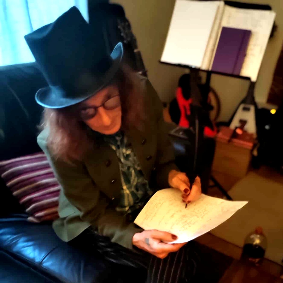 johnnimccloskey's tweet photo. Yes, we really write the songs using quill pens, now that we're #Steampunk! ;-) lol xoxo Sample right here: https://t.co/OeZXMtpH49 #backstreetangels #newwave #rock