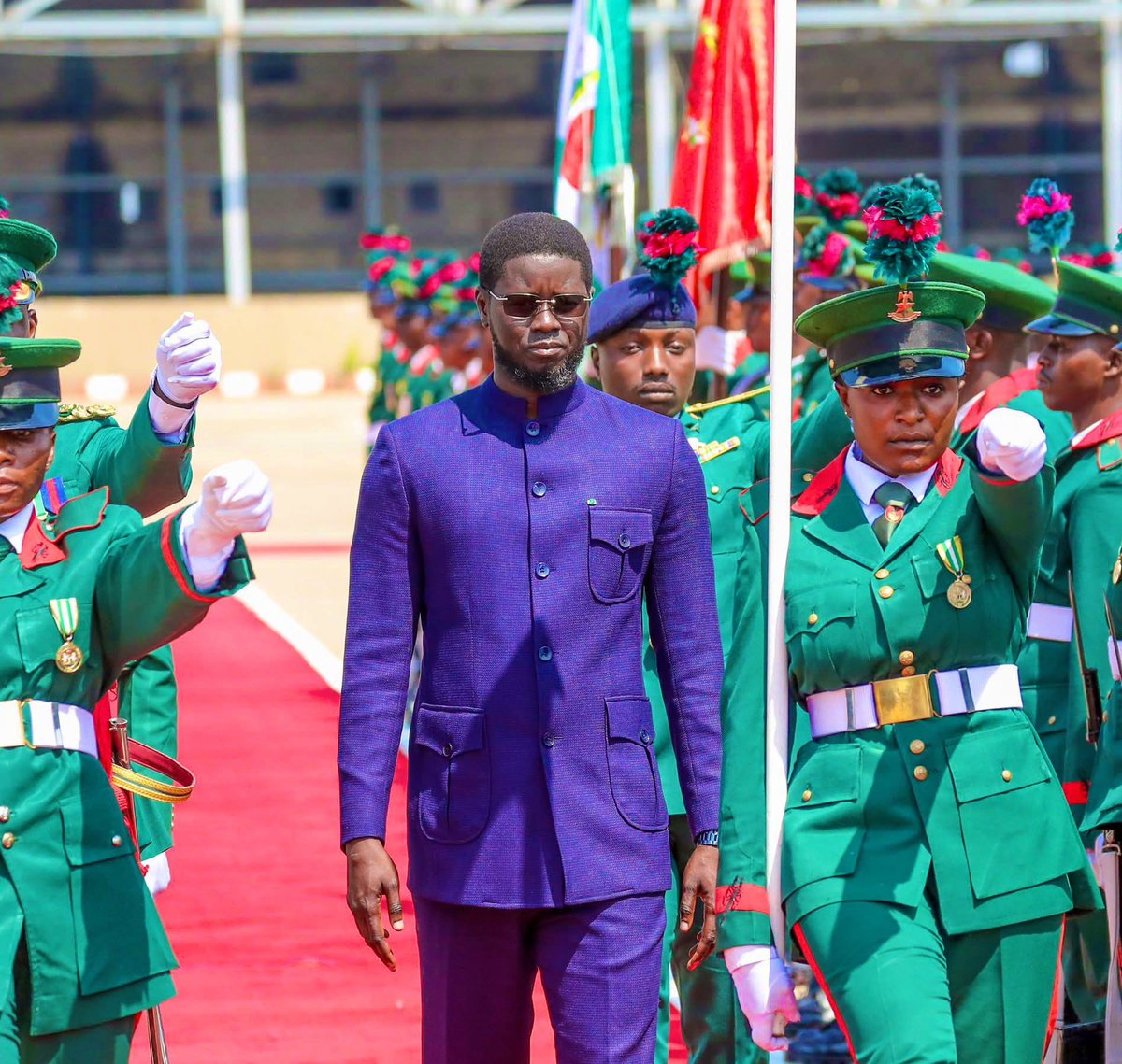 📌Le Président Bassirou Diomaye Faye est rentré à Dakar hier soir après avoir pris part à la 67e session ordinaire de la Cedeao, à Abuja (Nigéria)