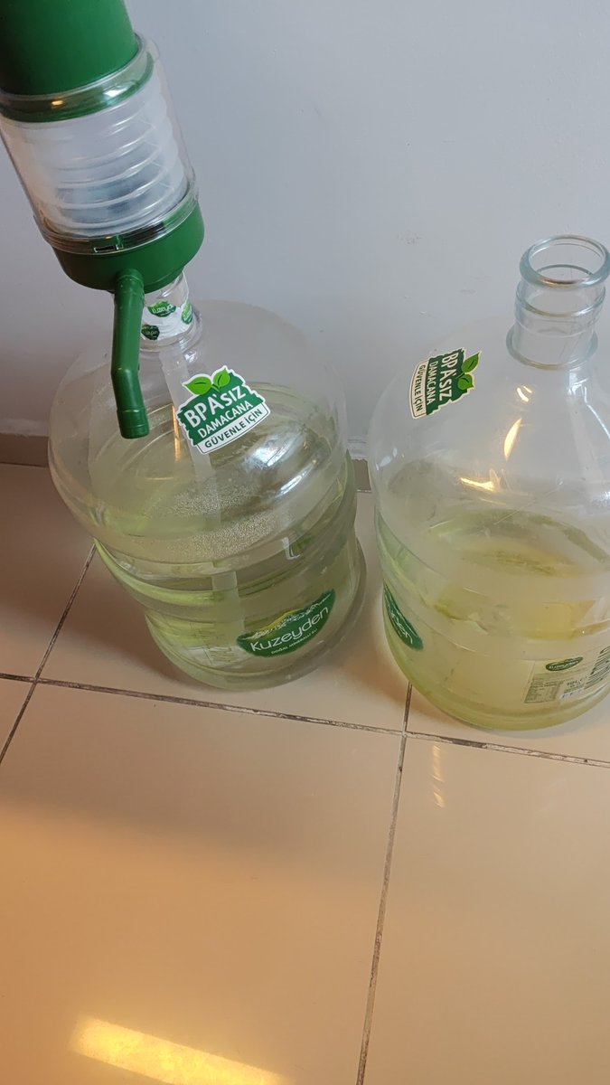 Getir'den "Kuzeyden" marka su söyledik, 2-3 hafta içerisinde durduğu yerde su yeşile döndü. Müşteri hizmetlerine ulaşıyoruz "2 hafta geçmiş siparişlerde yardımcı olamıyoruz" gibi alay ediyorlar adeta. Lan ben suyu kendim yeşile döndürebilir miyim? Almayın aldırmayın