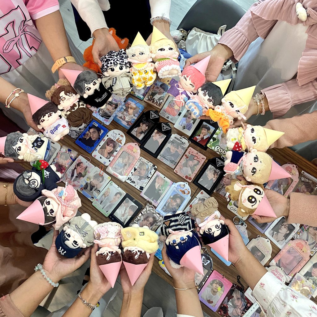 sunkissnoo's tweet photo. yesterday was sooooo fun! ๐ป
seruu pollll ga sia-sia jauh-jauh rombongan pinkeu pinkeu 15 orang dari jogja ke solo buat dekor cupcake rayain bday nunu ๐ฅณ๐
ditunggu next eventnya ya pan ๐ @jaemverse_
happy sunoo day! ๐
#FoxFilesKimSunoo
#SUNOO #์ ์ฐ #์ํ์ดํ_์ ์ฐ https://t.co/dgomuARWVI