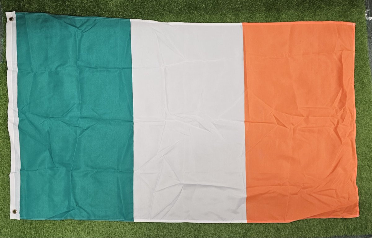 shamrocksupers1's tweet photo. 🇮🇪 Irish Tricolour Flags 🇮🇪
Available in wide variety of sizes @ https://t.co/BwfpZtGVXX
#irishflags
#irelandflag https://t.co/3AYQI9fFJ4