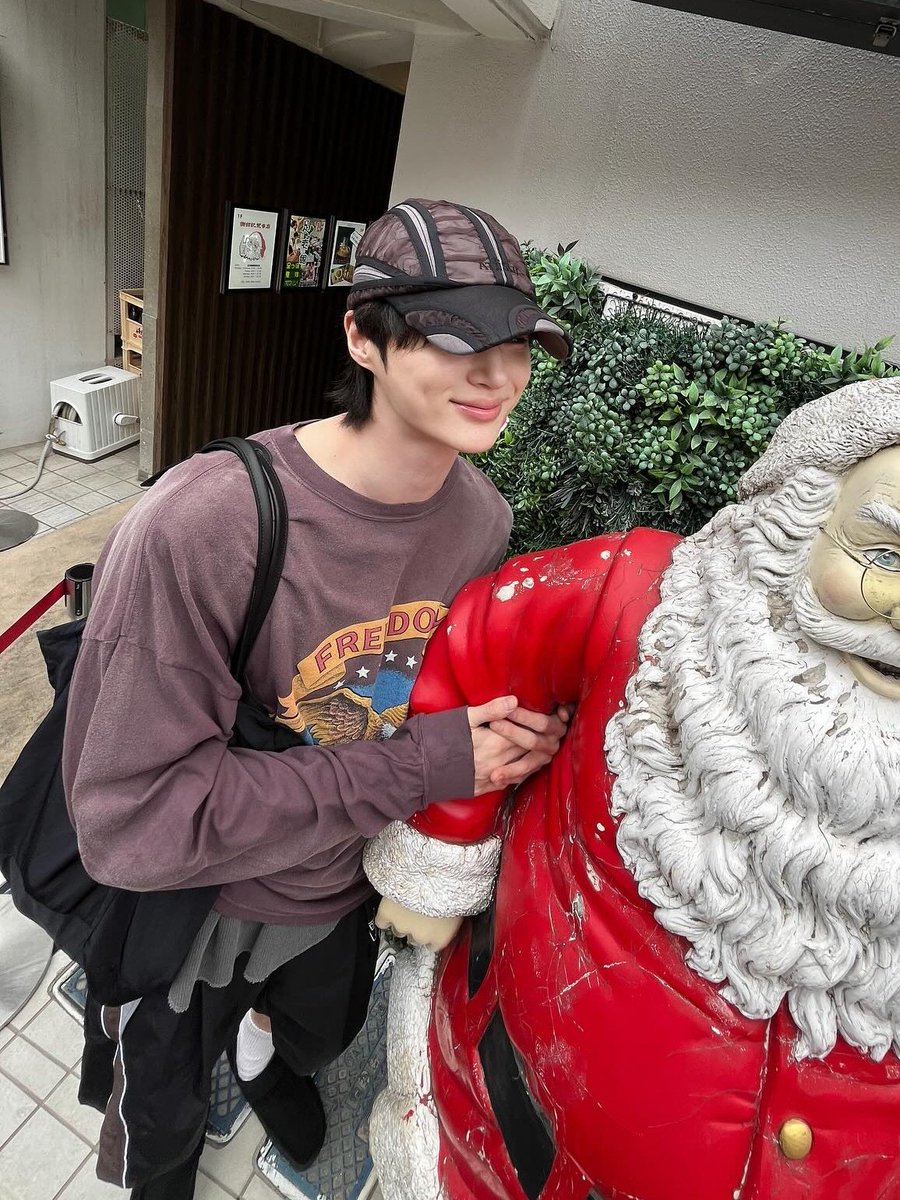 옛날에 어떤얼딩이잇엇슨..
그냥잇엇슨…
딱히뭘하진않앗슨..