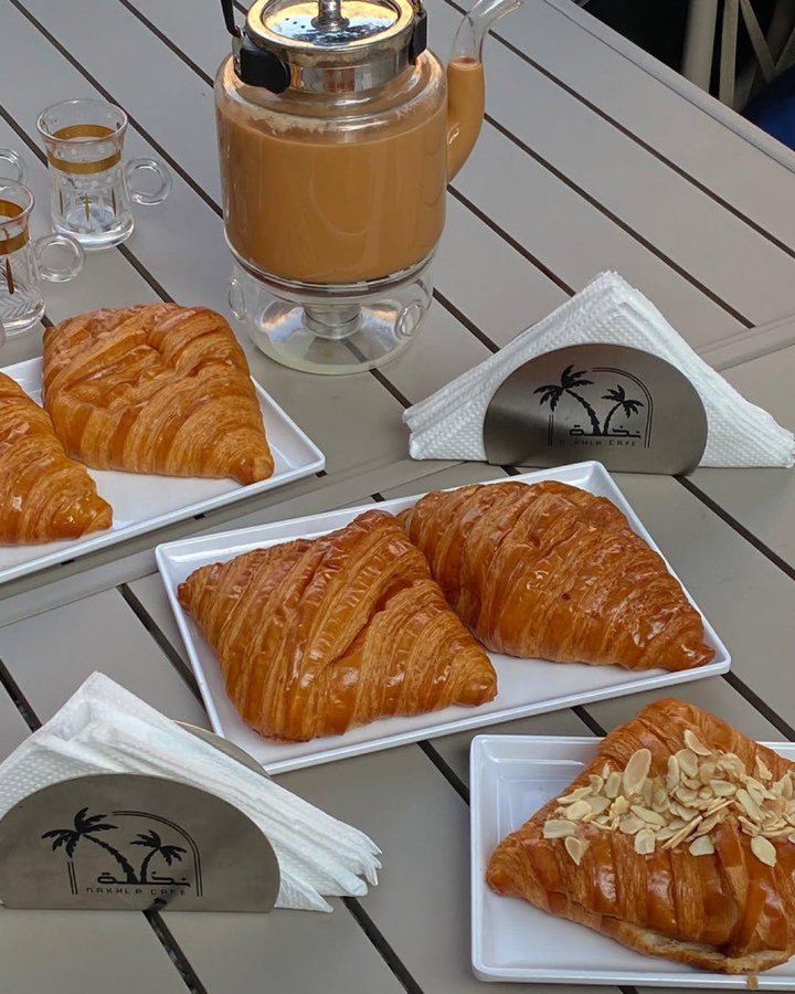 الصمت زينة العاقل،، وستر الجاهل🩷📷…  
 #صباح_الخيرᅠ