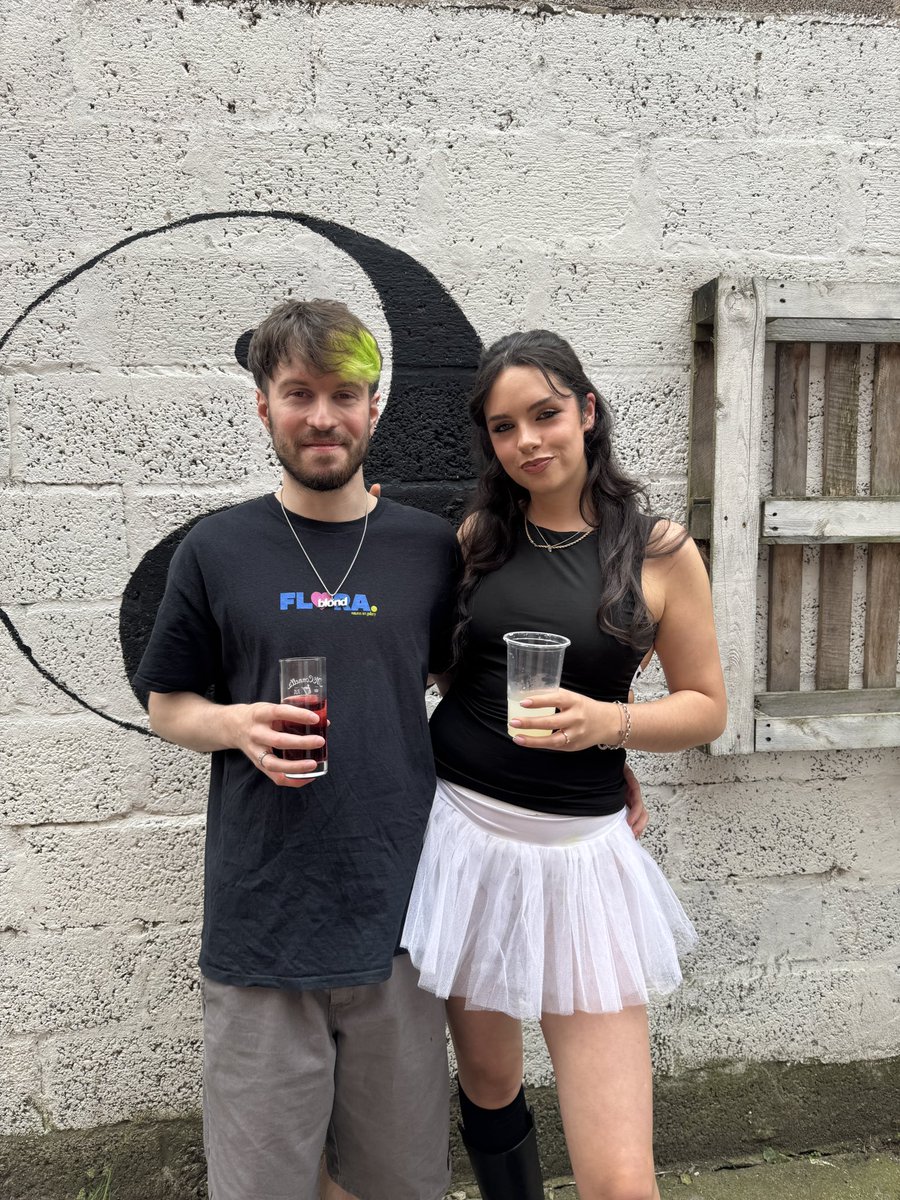 lookunderscore's tweet image. brat hair for charli