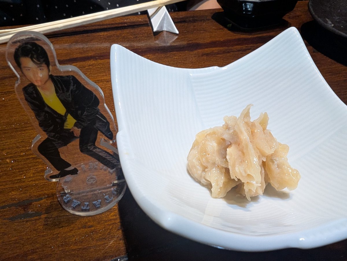 tomomi2384's tweet photo. 佐賀名物が食べたくて…
15時〜宴開始w

・ムツゴロウの蒲焼
・呼子のイカ
・あわび
・あげまき貝
・うみたけの粕漬け
・岩の蔵（地酒）
・瀧（地酒）
・芋焼酎

ムツゴロウ美味しかったけど見た目が凄くて…w
イカの刺身はコリッコ���ッ！
耳と足は天ぷらに💡 https://t.co/pQi5bS6g0Z
