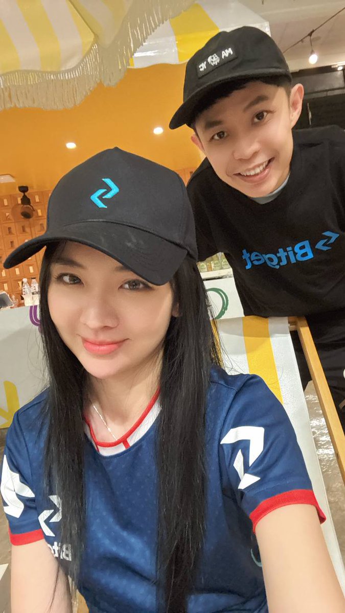SpaceboyTF69's tweet photo. Pickleball + Crypto? Yes please 💯
@BitgetMY , y’all built different!! 

Thanks #Bitget for an epic day! 🏓🔥🚀 https://t.co/e76XUu5MEg