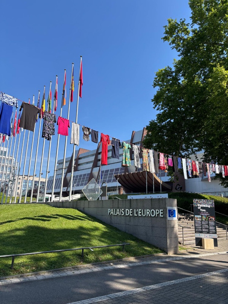🇨🇿 mission happy to be one of the supporters of the ´Thinking Of You´ art installation in front of the Palais de l'Europe. Dresses donated by survivors of sexual violence from over 20 countries around the world are testimonies to the human consequences of sexual violence.