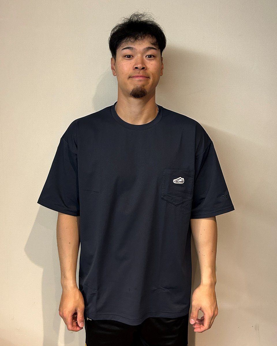 佐藤輝明 選手（阪神タイガース）はネイビーカラーをチョイス✨胸