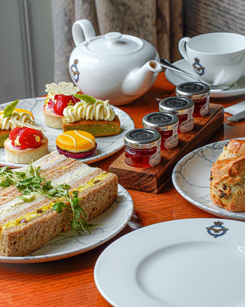 TheRAFClub's tweet image. Wimbledon Afternoon Tea 🎾
Join us for a winning serve of summer indulgence with our Wimbledon-themed Afternoon Tea, launching on 26th June.