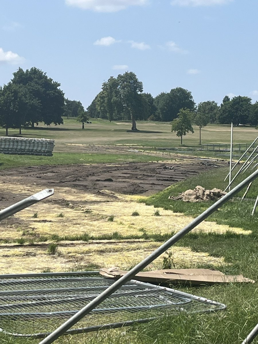 Here’s what <a href="/lambeth_council/">Lambeth Council</a> <a href="/EventLambeth/">EventLambeth</a> have done to our green space Sadiq, how does that fit in with social justice and greening up the capital?