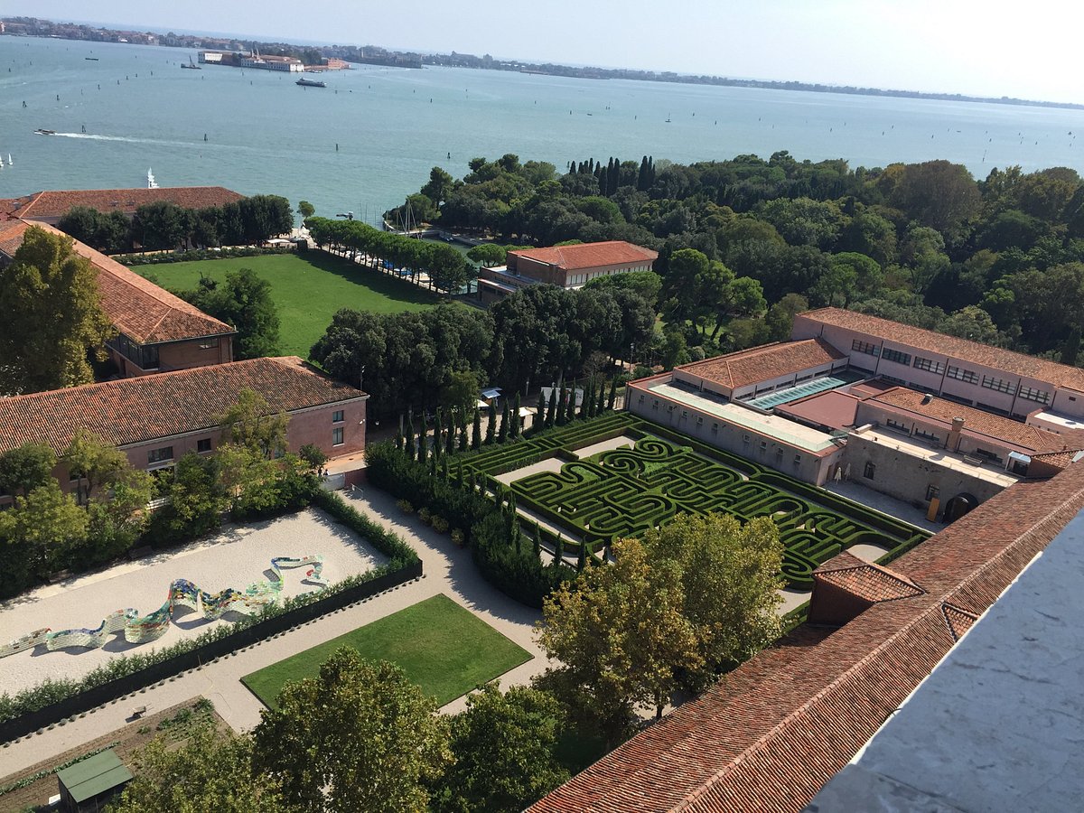 alberto_sanavia's tweet image. #22agosto 1502, #Venezia: suor Maria, priora di S. Maria Maggiore, confessa che lei e altre due monache “se impazavano con un prete Francesco, stava a S. Stai, bel compagnon”. Lui sarà condannato a 10 anni di prigione e suor Maria confinata a #Cipro “a pan et aqua”