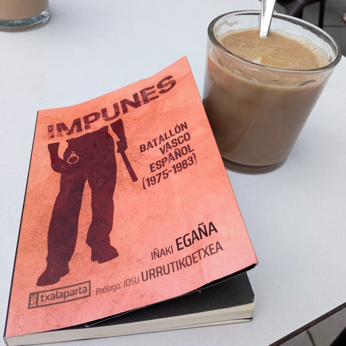 Gure hurbileko historiaren pasate ilunen gertakariak. Gure oraina ulertzeko. <a href="/InakiEgana/">Iñaki Egaña</a> liburua <a href="/txalapartatik/">txalaparta •</a> argitaletxearen eskutik