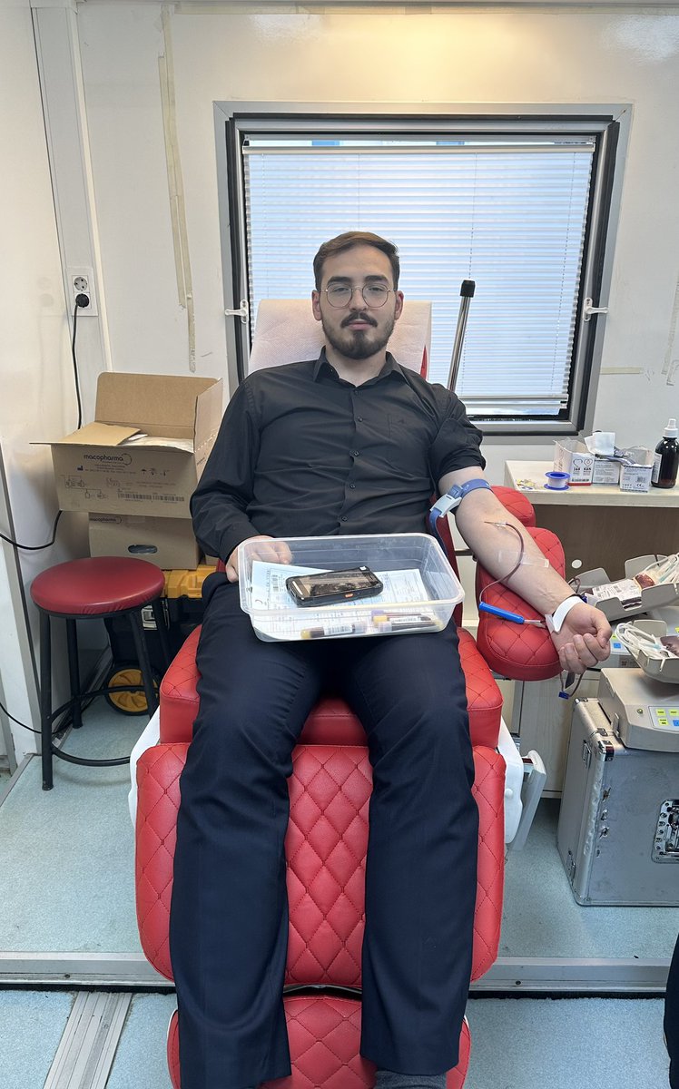 trabzonihtisas's tweet photo. Merkezimizde kızılay iş birliği ile kan bağışı düzenlendi. https://t.co/KptVD2oW2i