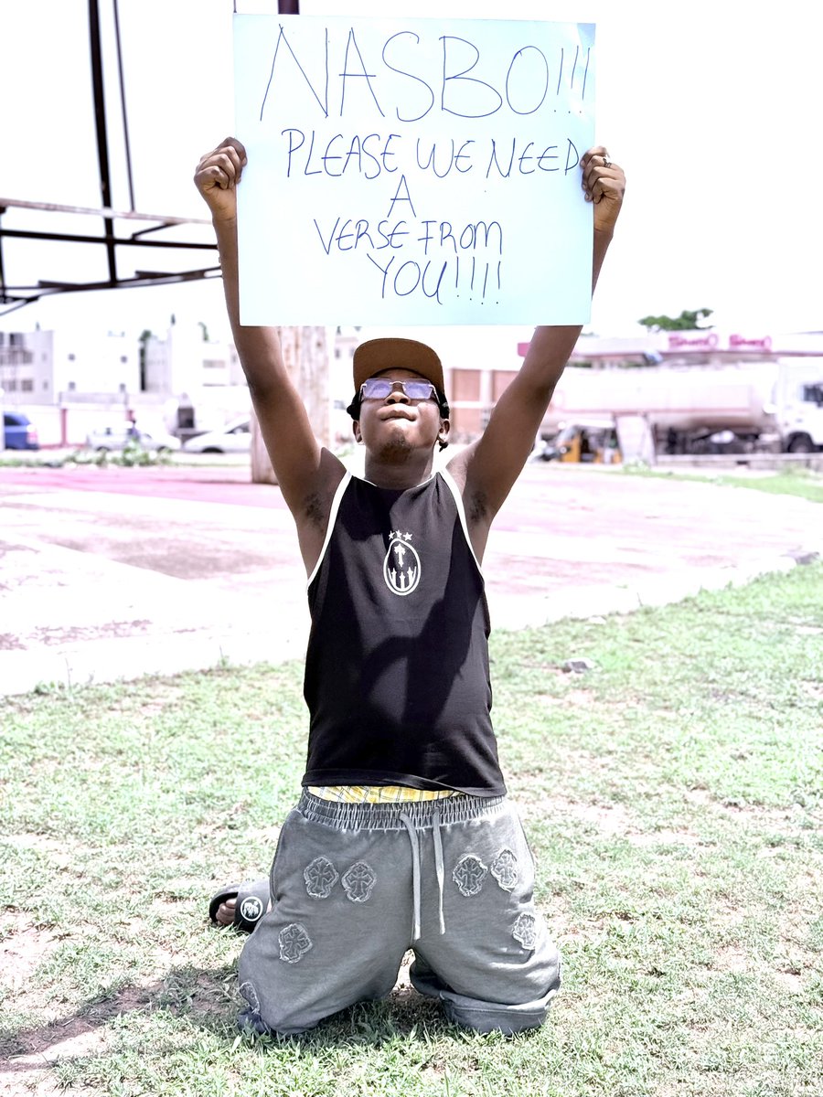 BobbyHeiskilla's tweet photo. “Hello @iamnasboi pls as you dey follow beg verse from Davido, me sef Dey beg you for verse baba this will go a long way for me 🤲🏻🤲🏻” @iamnasboi @DONJAZZY @Mazitundeeednut https://t.co/7mDpvXQuKA