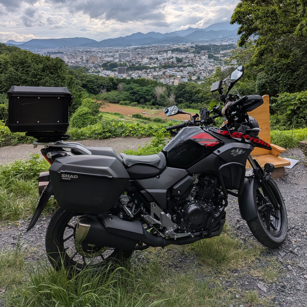 virtuewide's tweet photo. 今日はバイクメンテ日
ブレーキパッド、ブレーキオイル、プラグ交換
トップケースもGIVI MTN39に交換
やっぱり角張ったほうがかっこいい https://t.co/RN1xByJAA8