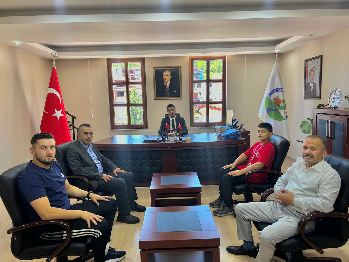 🇹🇷🤼🥇KABATAŞTAN MİLLİ TAKIMA 🇹🇷

 Türkiye 2. Olarak millî takıma katılma hakkı elde eden sporcumuz Necati KABALI’yı tebrik eder  ve başarılarının devamını dileriz. Bu başarı da İlçemizin Güreş Takımı Antrenörü Mert Can YAŞAR’ı tebrik ederiz.