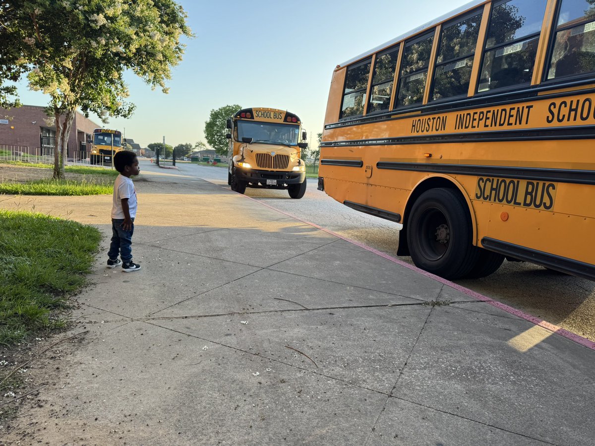 TechWigfall's tweet image. Tell me that your dad’s an assistant principal without telling me that your dad’s an AP… #MilesTheAP #BusDuty