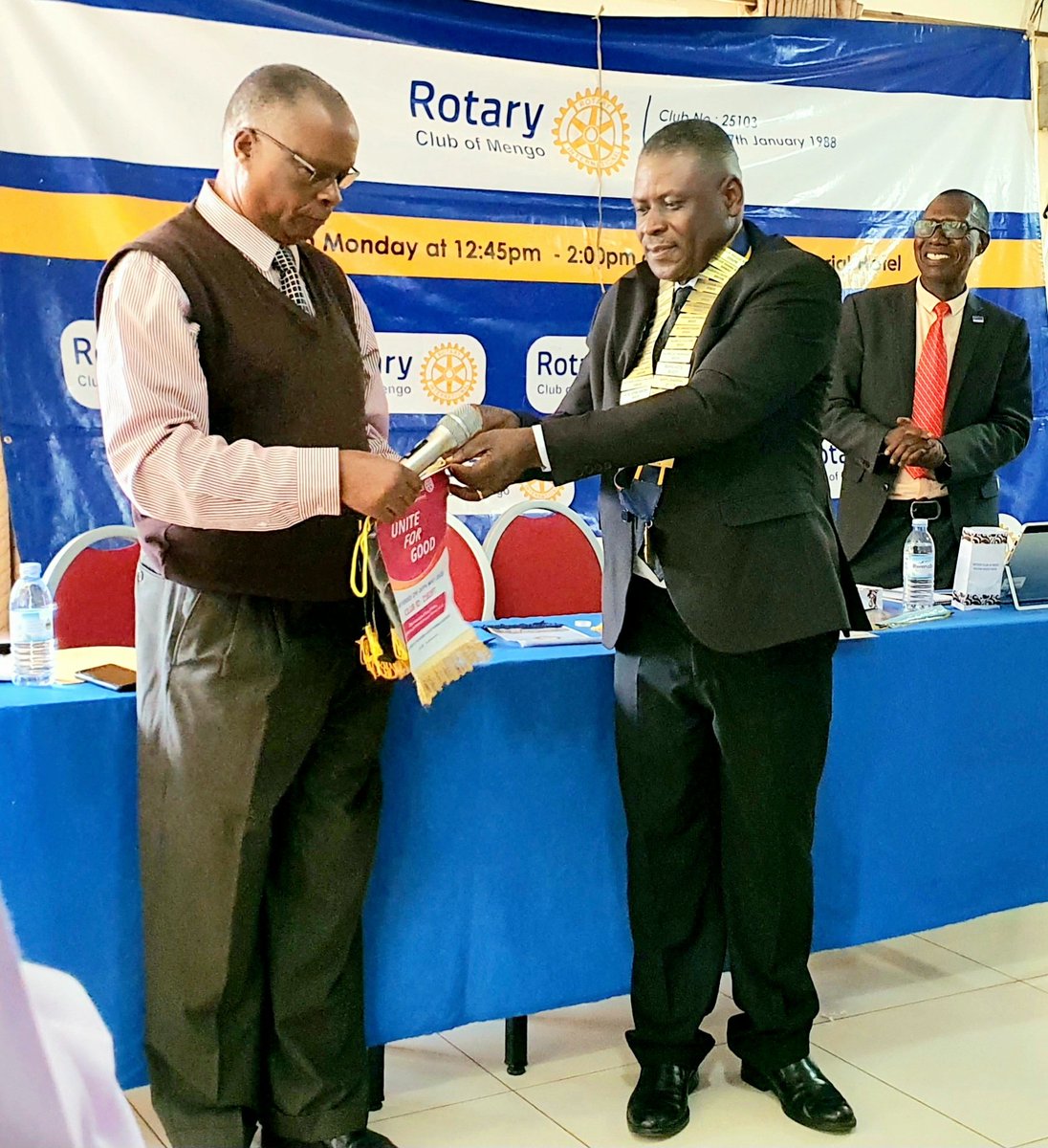 DGEDanielDdam's tweet image. Great insights unlocked! 🔑
It was a pleasure attending the impactful meeting at @RCMengo1988, diving deep into the secrets of the Rotary month of June with PAG. Sam Mwanje-Jjajja Muzungu
#RotaryMonthOfJune
#ServiceAboveSelf
#RotaryFellowship