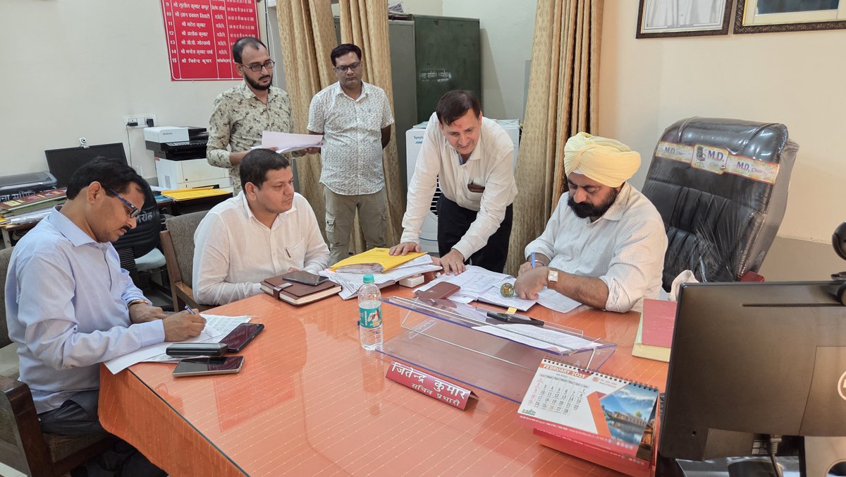dcoamroha's tweet photo. जनपद अमरोहा में आज दिनांक 23.06.2025 को उप गन्ना आयुक्त मोहदय मुरादाबाद व जिला गन्ना अधिकारी अमरोहा द्वारा सहकारी गन्ना विकास समिति अमरोहा का संयुक्त रूप से औचक निरीक्षण किया गया।
@UPCane @SamitiJ @dyccmbd https://t.co/ajuche6W4p