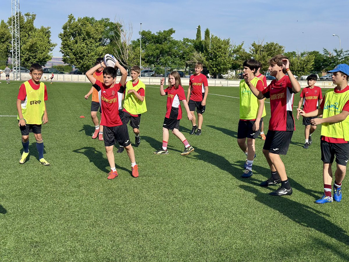 CDE Randori (@cderandori) on Twitter photo 📆 Campus #RugbyJaimeNava #2025 #Day1
🏉 Primer día de campus con mucho rugby y una primera toma de contacto con el ex-capitán <a href="/ferugby/">España Rugby</a>
📍Tres Olivos
@randorisport | <a href="/sanisidrorugby/">San Isidro Rugby</a> <a href="/JomaSport/">Joma Sport</a> 📆 Campus #RugbyJaimeNava #2025 #Day1
🏉 Primer día de campus con mucho rugby y una primera toma de contacto con el ex-capitán <a href="/ferugby/">España Rugby</a>
📍Tres Olivos
@randorisport | <a href="/sanisidrorugby/">San Isidro Rugby</a> <a href="/JomaSport/">Joma Sport</a>