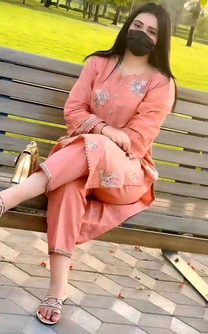 ShaziaMeo's tweet photo. *جب تک خود پر نہیں گزرتی ...❤‍🩹😢* 
*احساس اور جزبات مزاق لگتے ہیں💔🥹* https://t.co/vcEs42wKhc