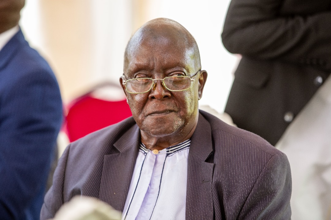 Kitalo nnyo!

Enkya ya leero tufunye amawulire ag'ennaku ag'okufa kwa Taata anzaalira omukyala, Mw. Eldard Walakira, ow'e Buloba.

Wajja kubaayo okumusabira mu maka ge enkya, Lwakubiri 24 June ku ssaawa 8 ez'olweggulo.

Tujja kumuziika ku Lwokusatu, 25 June e Kawoko,