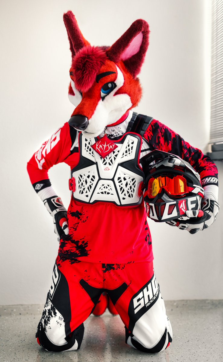 Okay you liked my earlier Fursuit + Moto Gear combo~
So... Now...
How about MX Gear? 👀🔥

(I've had this gear since 2019, but yet again, never got into posting photos of it before. I've seen so many ppl into MX gear in the past years, so... Show me yours if you got any!~ 👀💦)